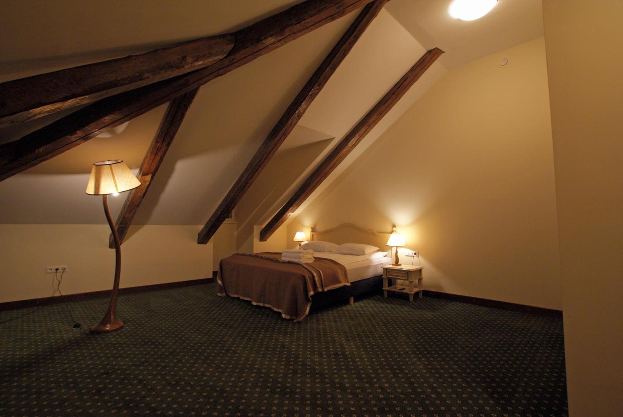 Hotel Bistrampolis Manor Kučiai Habitación foto