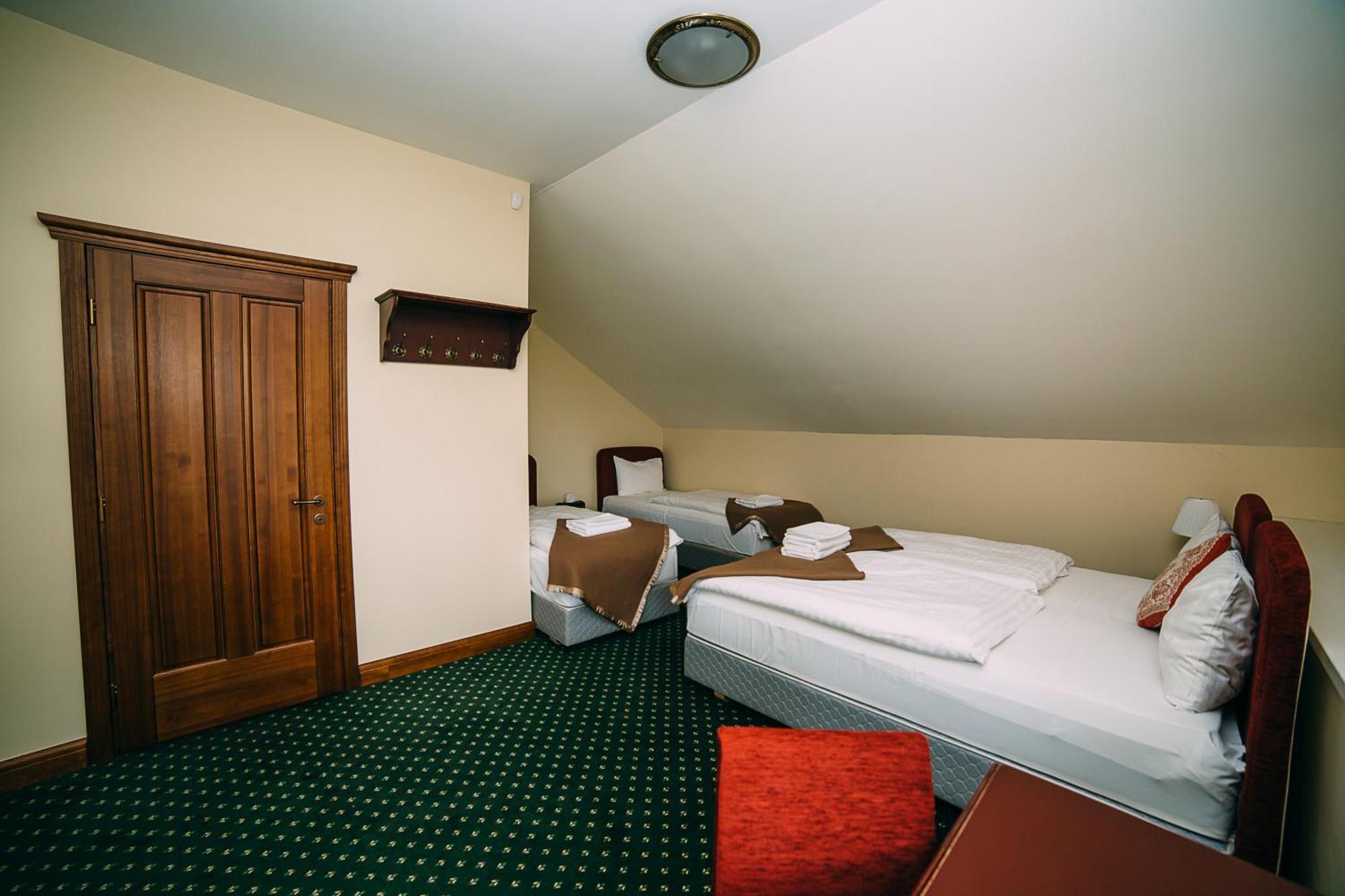 Hotel Bistrampolis Manor Kučiai Habitación foto