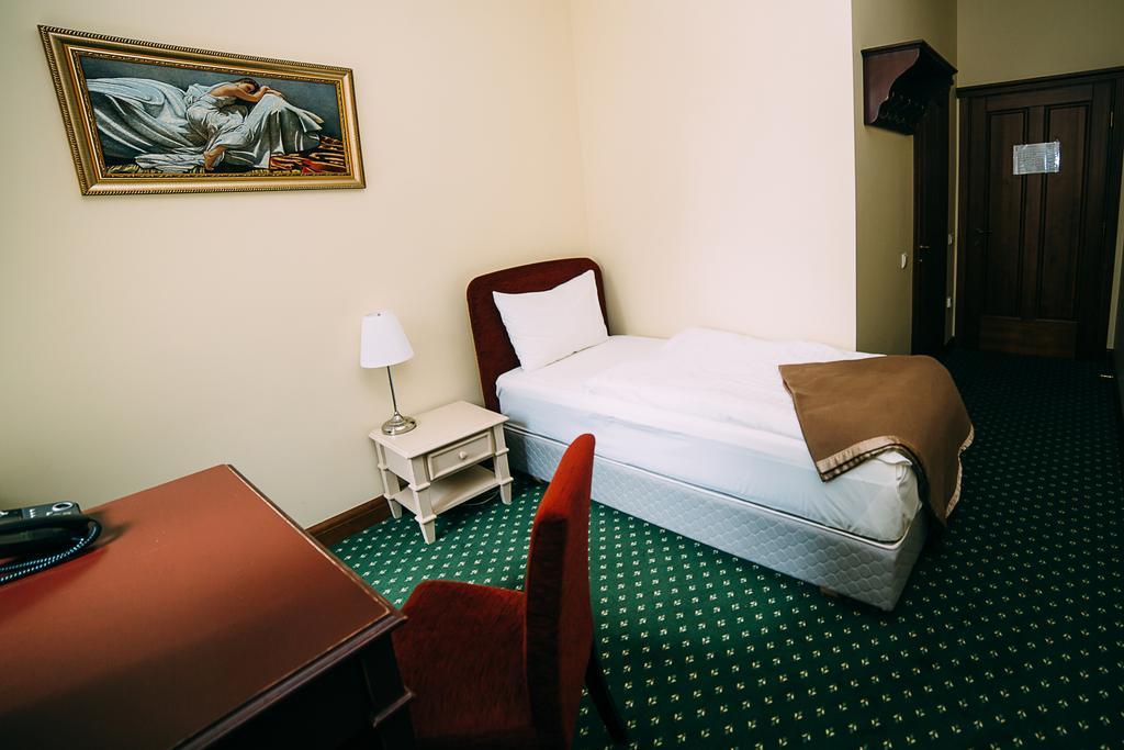 Hotel Bistrampolis Manor Kučiai Habitación foto