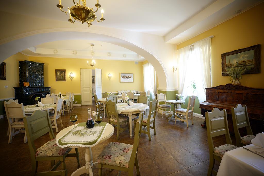 Hotel Bistrampolis Manor Kučiai Exterior foto