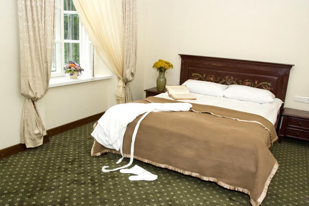 Hotel Bistrampolis Manor Kučiai Habitación foto